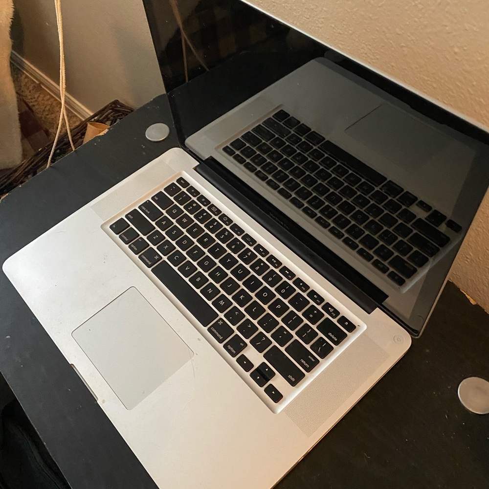 2010 MacBook Pro Computer